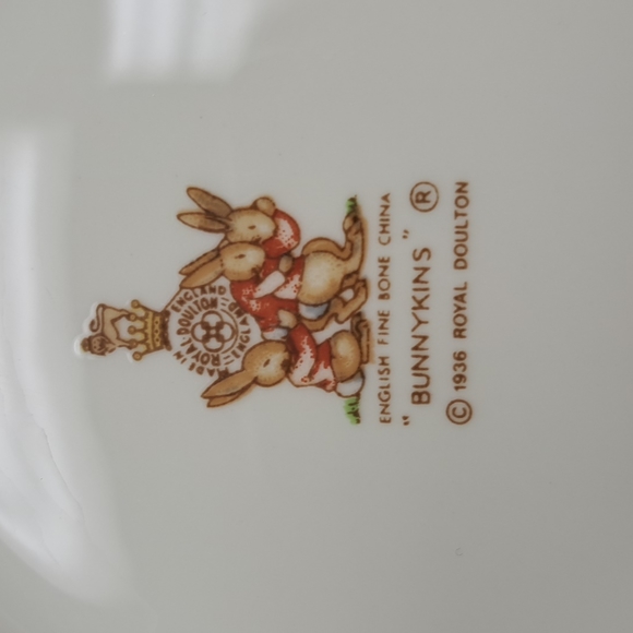 Vintage Bunnykins "At The Post Office" child bowl by Royal Doulton - Picture 4 of 4